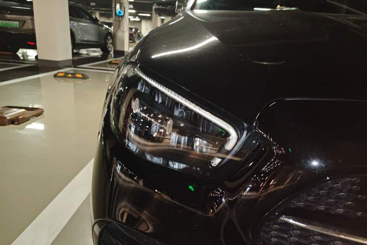 Used Mercedes-Benz E-Class 2021 Restyled E 300 L Sporty and Stylish Edition Right Front Headlight