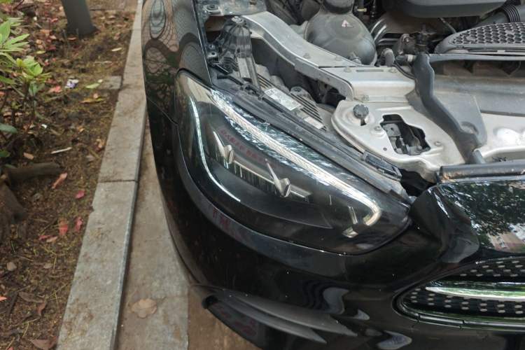 Used Mercedes-Benz E-Class 2021 E 300 L Sport Luxury Edition Right Front Headlight