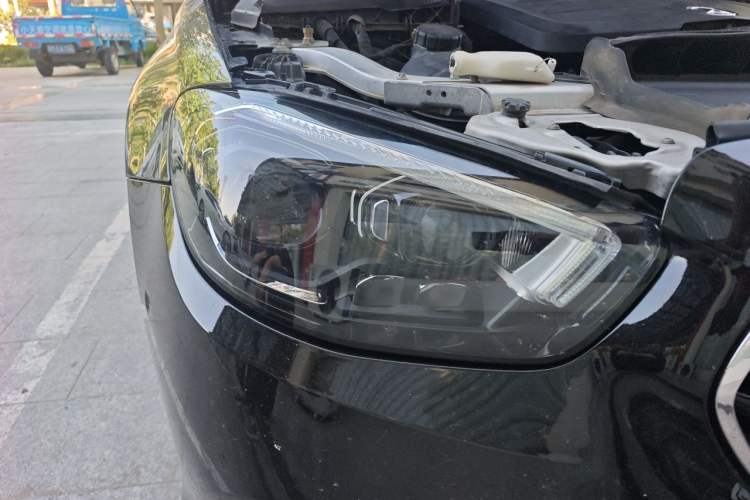 Used Mercedes-Benz E-Class 2021 E 300 L Sport Premium Edition Right Front Headlight