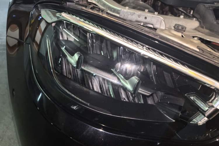 Used Mercedes-Benz E-Class 2021 Restyled E 300 L Sporty and Stylish Edition Right Front Headlight
