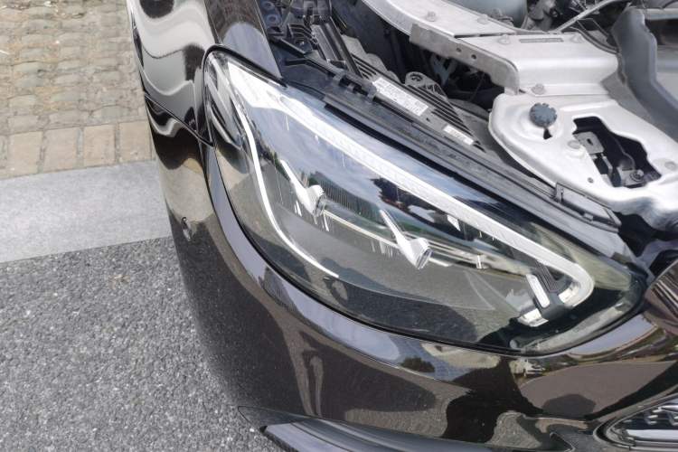Used Mercedes-Benz E-Class 2021 E 260 L Sport 4MATIC Right Front Headlight