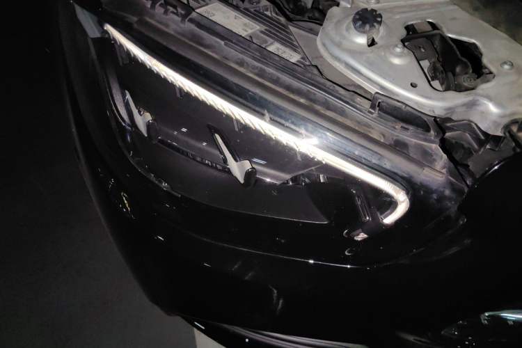 Used Mercedes-Benz E-Class 2021 Updated E 260 Fashion Sport Edition Right Front Headlight