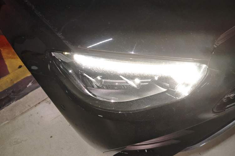 Used Mercedes-Benz E-Class 2021 E 300 L Sporty and Stylish Model Right Front Headlight