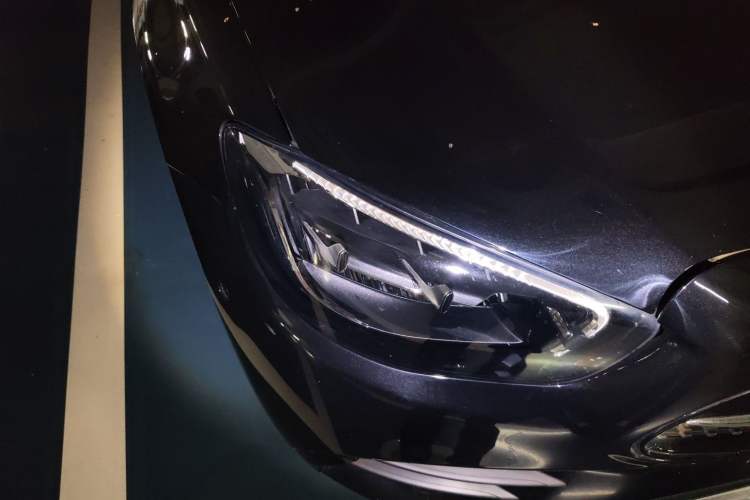 Used Mercedes-Benz E-Class 2021 Restyled E 300 L Sport Luxury Edition Right Front Headlight