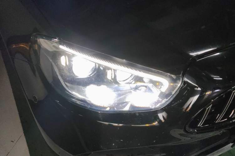 Used Mercedes-Benz E-Class 2021 E 300 L Sporty and Stylish Model Right Front Headlight