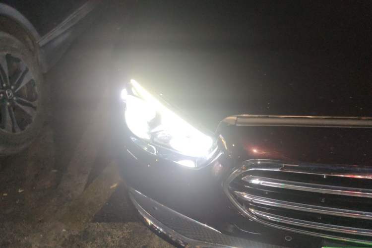 Used Mercedes-Benz E-Class 2021 E 350 L 4MATIC Right Front Headlight