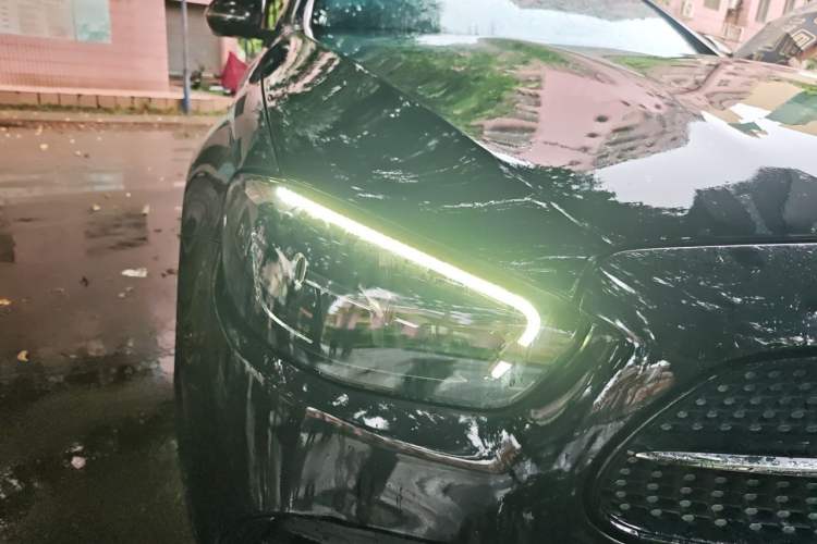 Used Mercedes-Benz E-Class 2021 E 300 L Sporty and Stylish Model Right Front Headlight