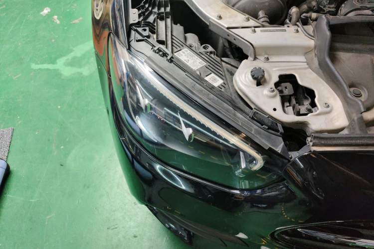 Used Mercedes-Benz E-Class 2021 E 300 L Sporty and Stylish Model Right Front Headlight