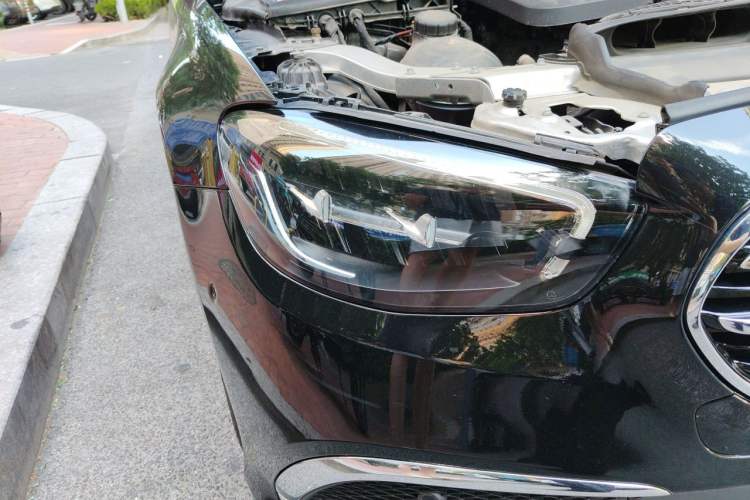 Used Mercedes-Benz E-Class 2021 Restyled E 300 L Luxury Edition Right Front Headlight