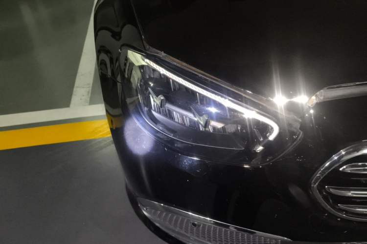 Used Mercedes-Benz E-Class 2021 E 300 L Luxury Model Right Front Headlight