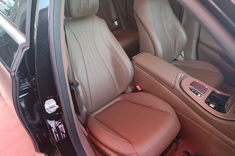 Used Mercedes-Benz E-Class 2021 Restyled E 300 L Luxury Edition Right Front Seat