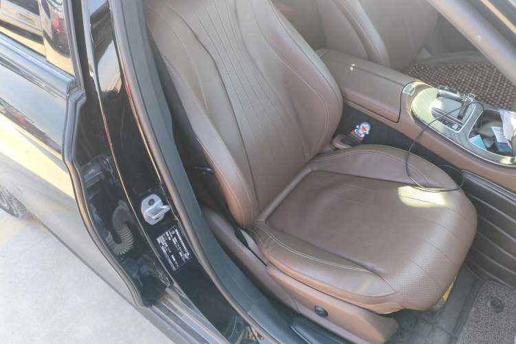 Used Mercedes-Benz E-Class 2021 E 260 Stylish Sports Edition Right Front Seat