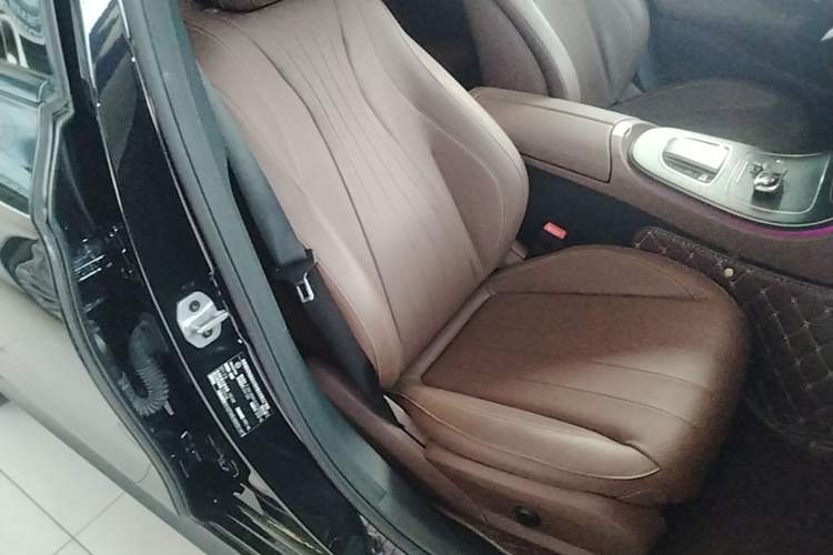Used Mercedes-Benz E-Class 2021 Updated E 260 Fashion Sport Edition Right Front Seat