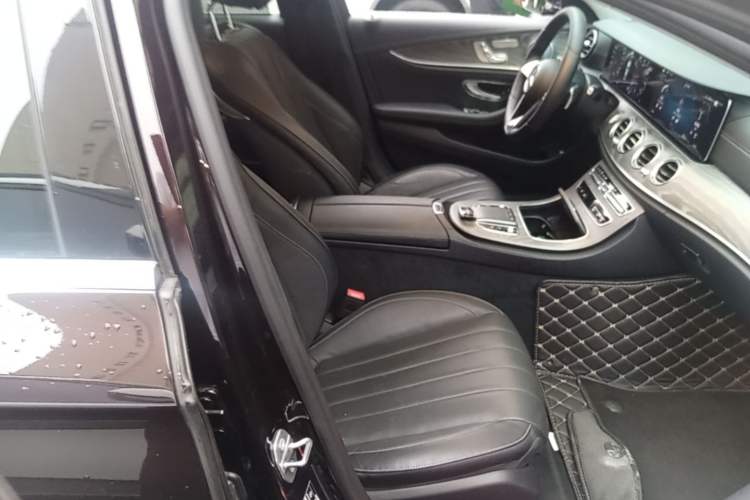 Used Mercedes-Benz E-Class 2021 E 300 L Premium Edition Right Front Seat