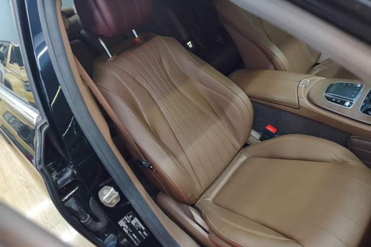 Used Mercedes-Benz E-Class 2021 Restyled E 300 L Luxury Edition Right Front Seat