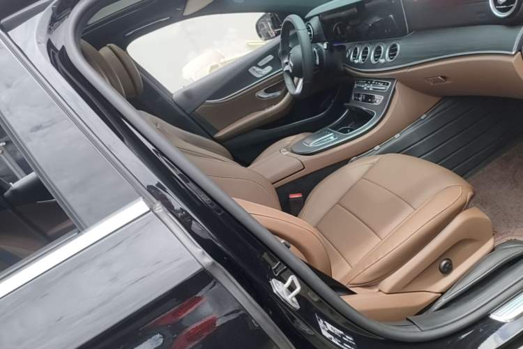 Used Mercedes-Benz E-Class 2021 Restyled E 300 L Sporty and Stylish Edition Right Front Seat