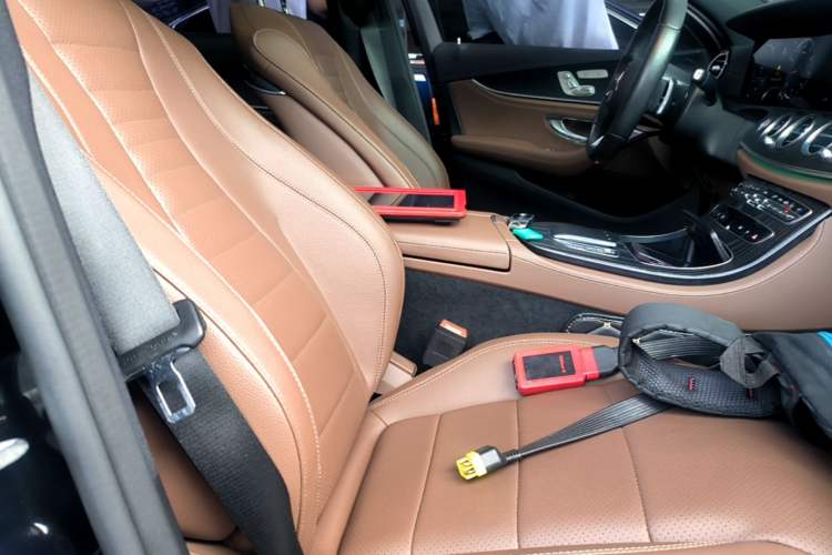 Used Mercedes-Benz E-Class 2021 Restyled E 300 L Sporty and Stylish Edition Right Front Seat
