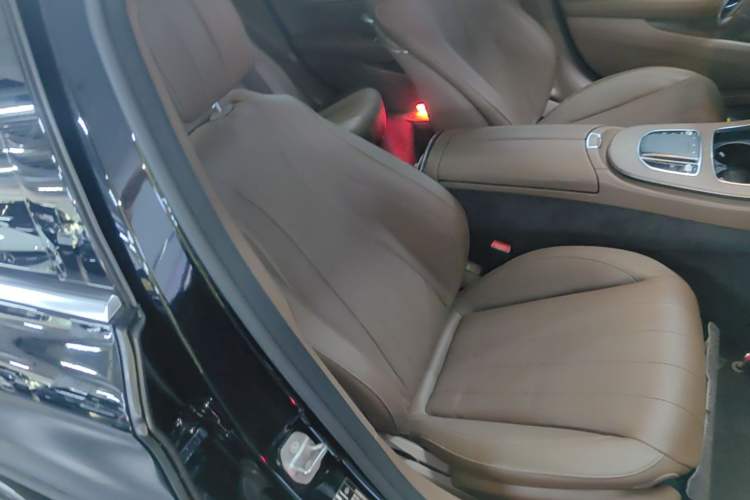 Used Mercedes-Benz E-Class 2021 E 300 L Stylish Model Right Front Seat