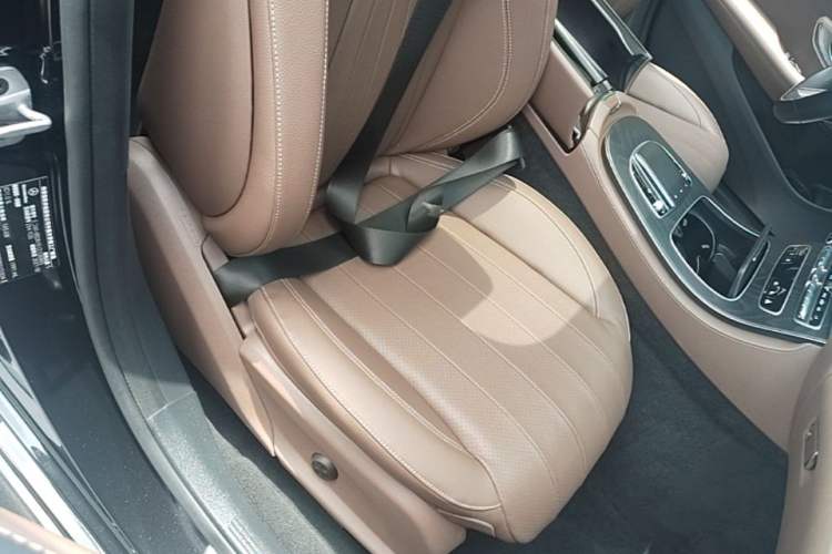 Used Mercedes-Benz E-Class 2021 Updated E 260 Fashion Sport Edition Right Front Seat