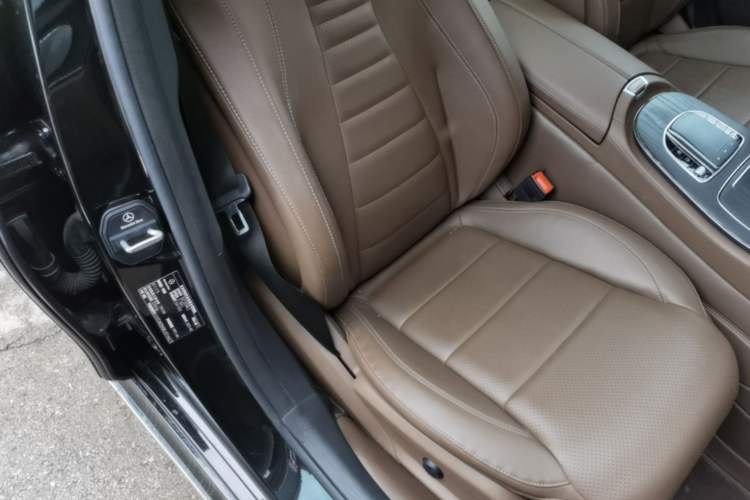Used Mercedes-Benz E-Class 2021 E 300 L Sport Luxury Edition Right Front Seat