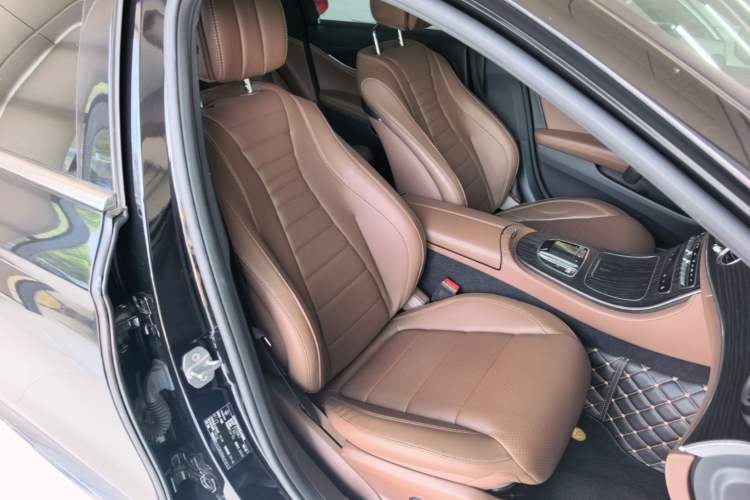 Used Mercedes-Benz E-Class 2021 E 300 L Sporty and Stylish Model Right Front Seat