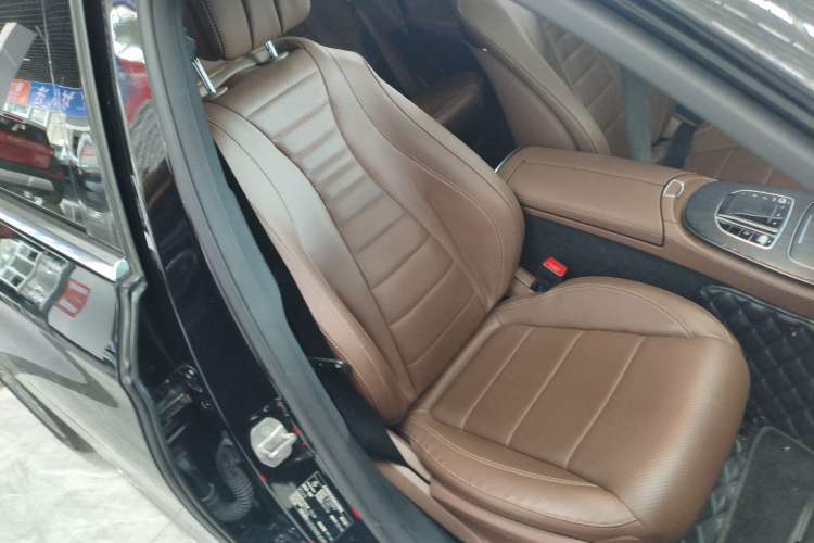 Used Mercedes-Benz E-Class 2021 E 300 L Sporty and Stylish Model Right Front Seat