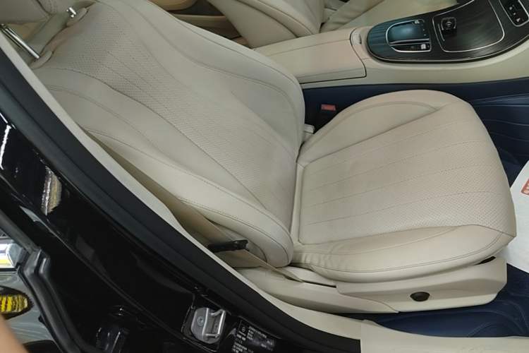 Used Mercedes-Benz E-Class 2021 E 300 L Stylish Model Right Front Seat