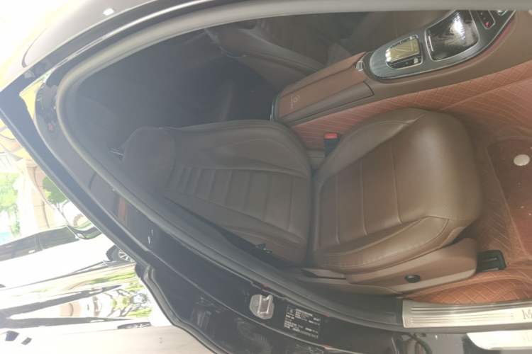 Used Mercedes-Benz E-Class 2021 Restyled E 300 L Sporty and Stylish Edition Right Front Seat