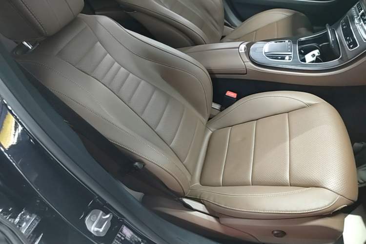 Used Mercedes-Benz E-Class 2021 E 300 L Sporty and Stylish Model Right Front Seat