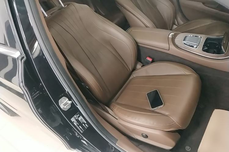 Used Mercedes-Benz E-Class 2021 Restyled E 300 L Luxury Edition Right Front Seat