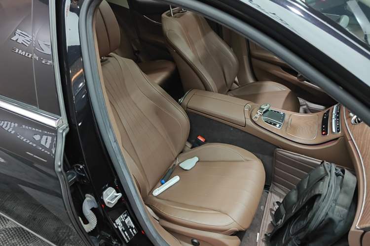 Used Mercedes-Benz E-Class 2021 Restyled E 300 L Luxury Edition Right Front Seat