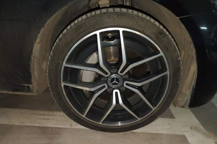 Used Mercedes-Benz E-Class 2021 Restyled E 300 Sport Edition Right Front Wheel Hub