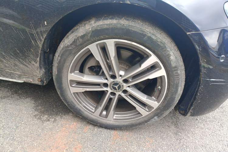 Used Mercedes-Benz E-Class 2021 E 260 L Sport Edition Right Front Wheel Hub