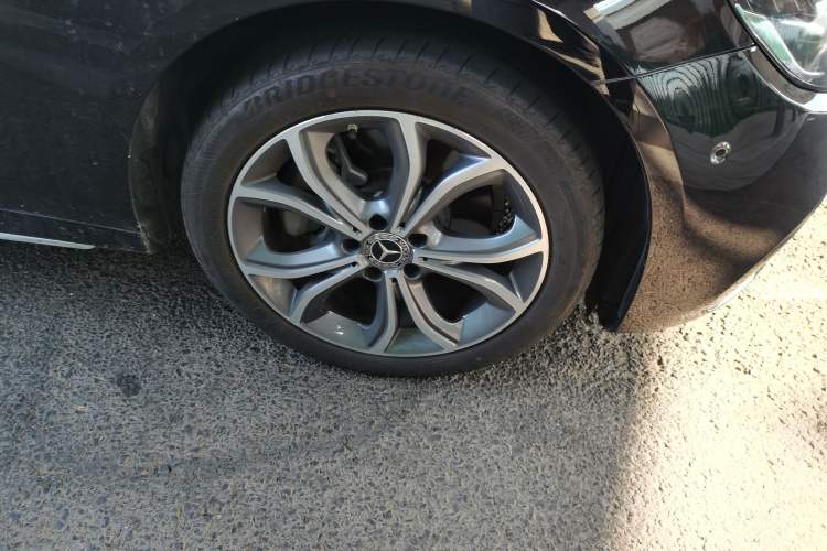 Used Mercedes-Benz E-Class 2021 Restyled E 300 L Sporty and Stylish Edition Right Front Wheel Hub