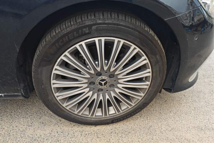 Used Mercedes-Benz E-Class 2021 E 300 L Stylish Model Right Front Wheel Hub