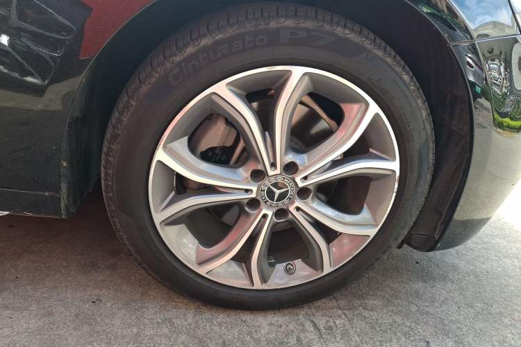 Used Mercedes-Benz E-Class 2021 Restyled E 300 L Sport Luxury Edition Right Front Wheel Hub