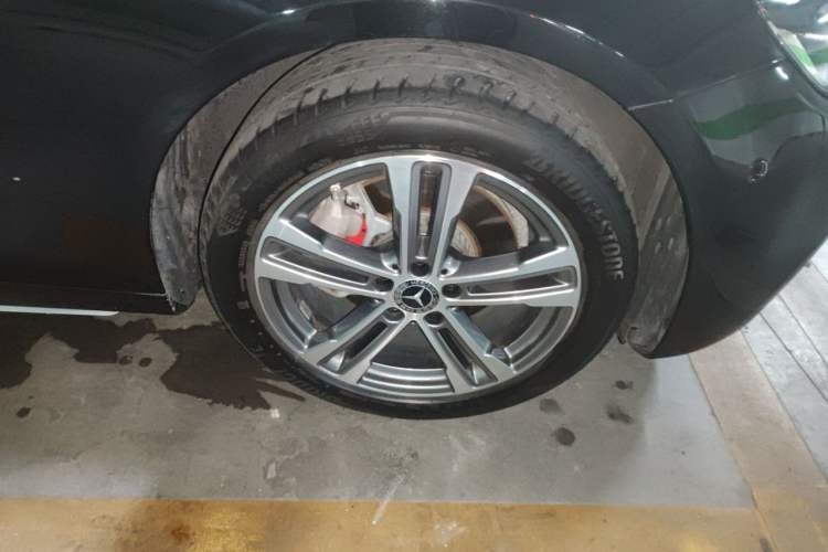 Used Mercedes-Benz E-Class 2021 E 260 L Sport Edition Right Front Wheel Hub