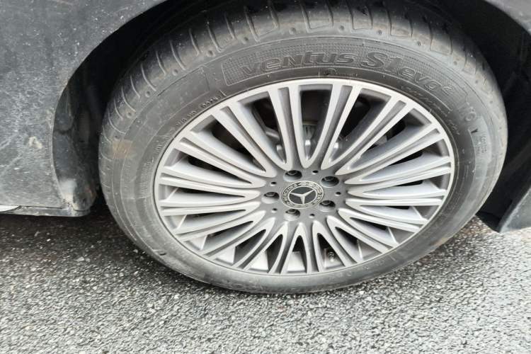 Used Mercedes-Benz E-Class 2021 Facelift E 300 L Stylish Edition Right Front Wheel Hub