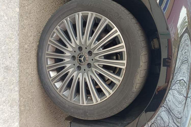Used Mercedes-Benz E-Class 2021 Facelift E 300 L Stylish Edition Right Front Wheel Hub