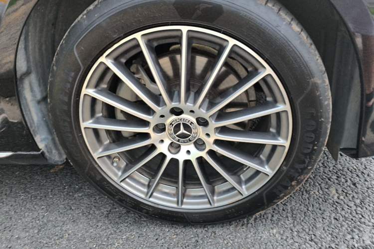 Used Mercedes-Benz E-Class 2021 Facelift E 260 L Right Front Wheel Hub