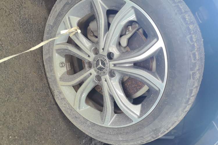 Used Mercedes-Benz E-Class 2021 Restyled E 300 L Sporty and Stylish Edition Right Front Wheel Hub