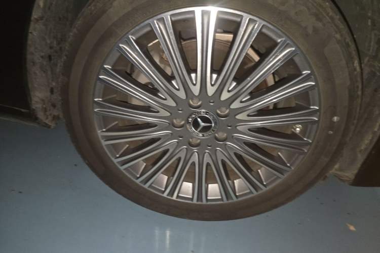 Used Mercedes-Benz E-Class 2021 Facelifted E 300 L Prestige Edition Right Front Wheel Hub