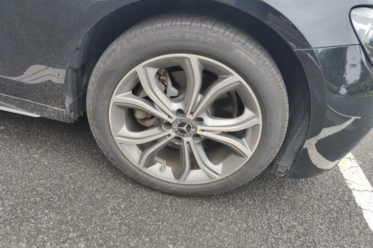 Used Mercedes-Benz E-Class 2021 E 300 L Sport Premium Edition Right Front Wheel Hub