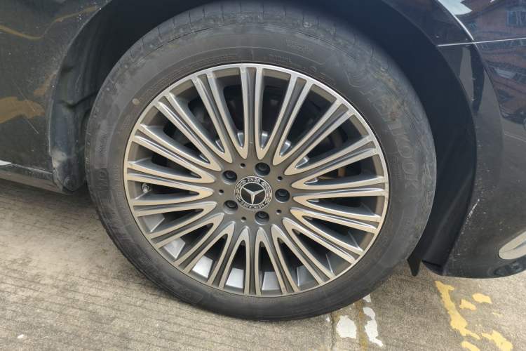 Used Mercedes-Benz E-Class 2021 Facelift E 300 L Stylish Edition Right Front Wheel Hub