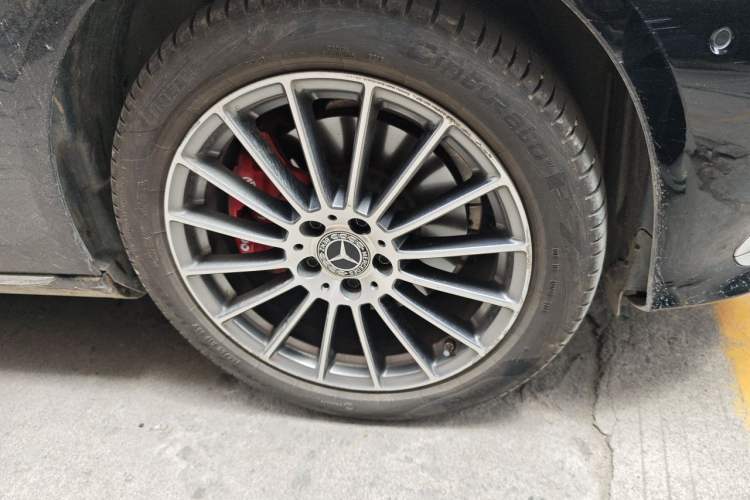 Used Mercedes-Benz E-Class 2021 E 260 L Right Front Wheel Hub