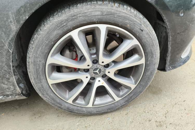 Used Mercedes-Benz E-Class 2021 E 300 L Luxury Model Right Front Wheel Hub