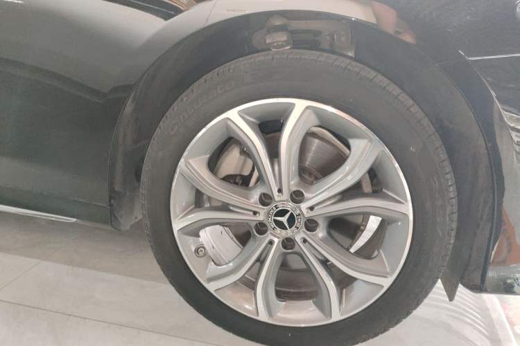 Used Mercedes-Benz E-Class 2021 Facelift E 300 L Stylish Edition Right Front Wheel Hub