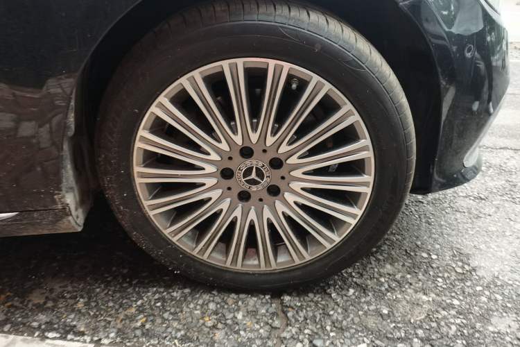 Used Mercedes-Benz E-Class 2021 E 300 L Sporty and Stylish Model Right Front Wheel Hub