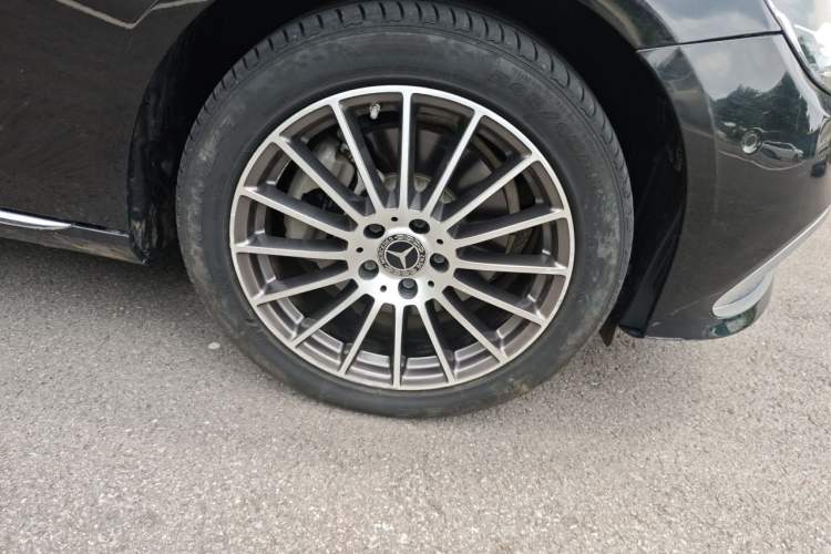 Used Mercedes-Benz E-Class 2021 Facelift E 260 L Sport Edition Right Front Wheel Hub