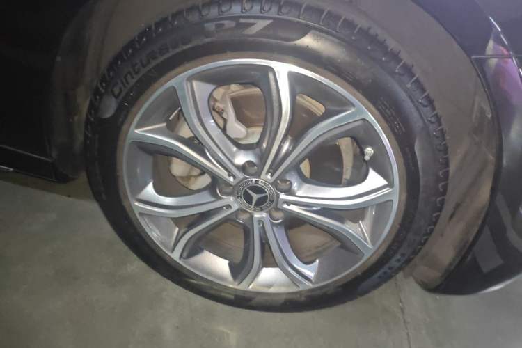 Used Mercedes-Benz E-Class 2021 Restyled E 300 L Sporty and Stylish Edition Right Front Wheel Hub